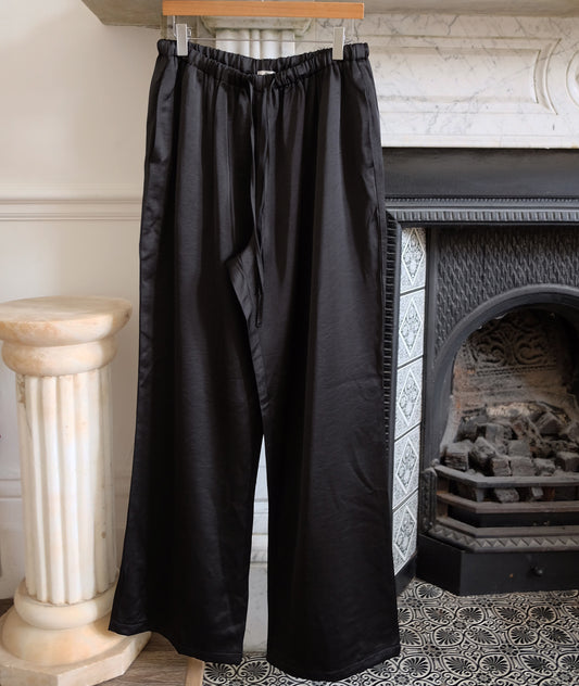 Black relaxed pants